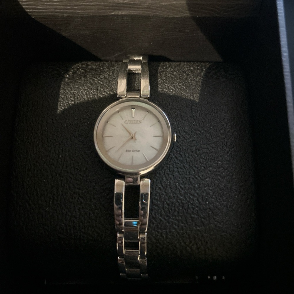 Citizen White Box - Picture 2 of 3